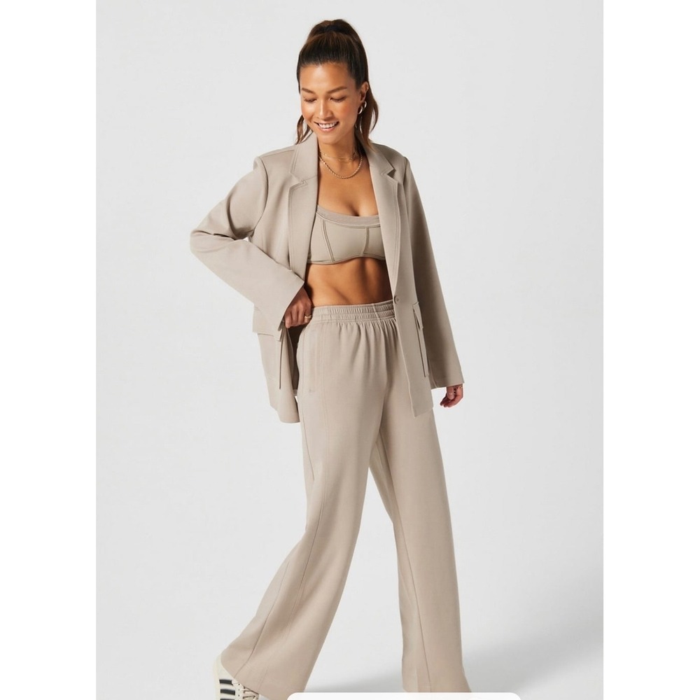 Fabletics Knit Blazer Tan Single‎ Button Pocket Large Athletic Retro Utilitarian